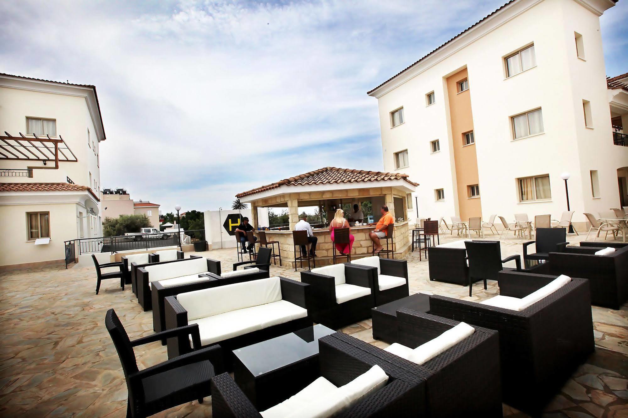 Oracle Exclusive Resort Paphos Eksteriør billede